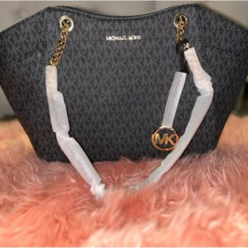 Brand new MK Shoulder bag.
